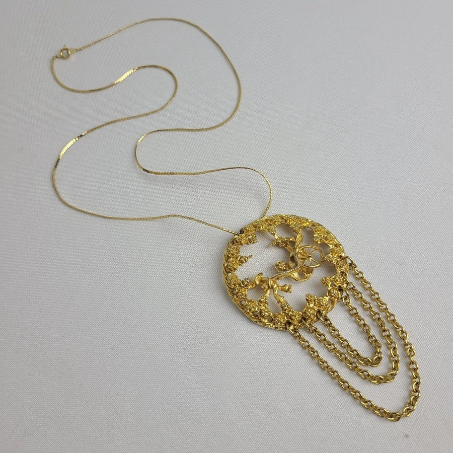 Vintage Asian Carriage Gold Pendant Necklace