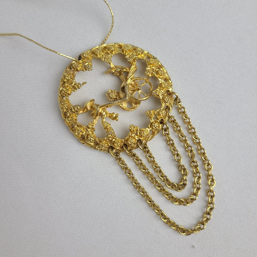 Vintage Asian Carriage Gold Pendant Necklace