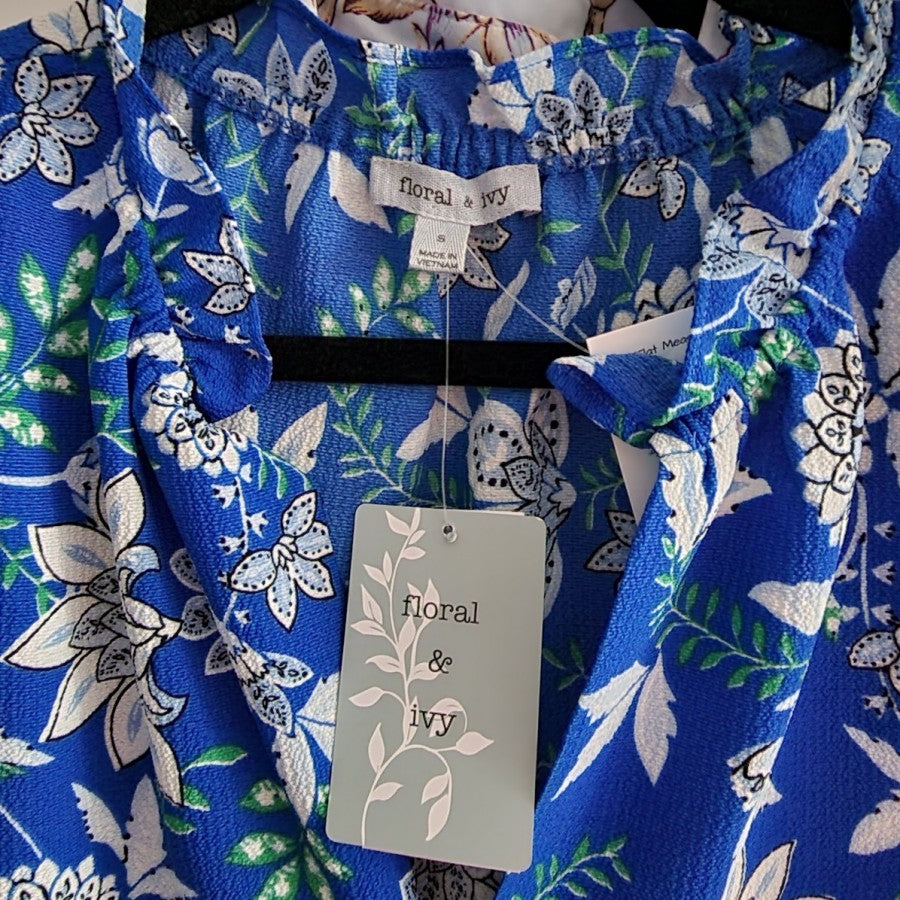 floral & ivy Blue Flower Print Puff Sleeve Top Size S