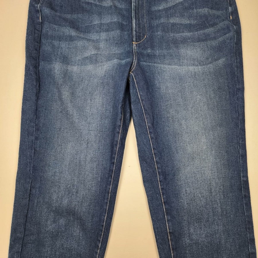 A MTL Straight Leg High Waisted Jeans Size 26