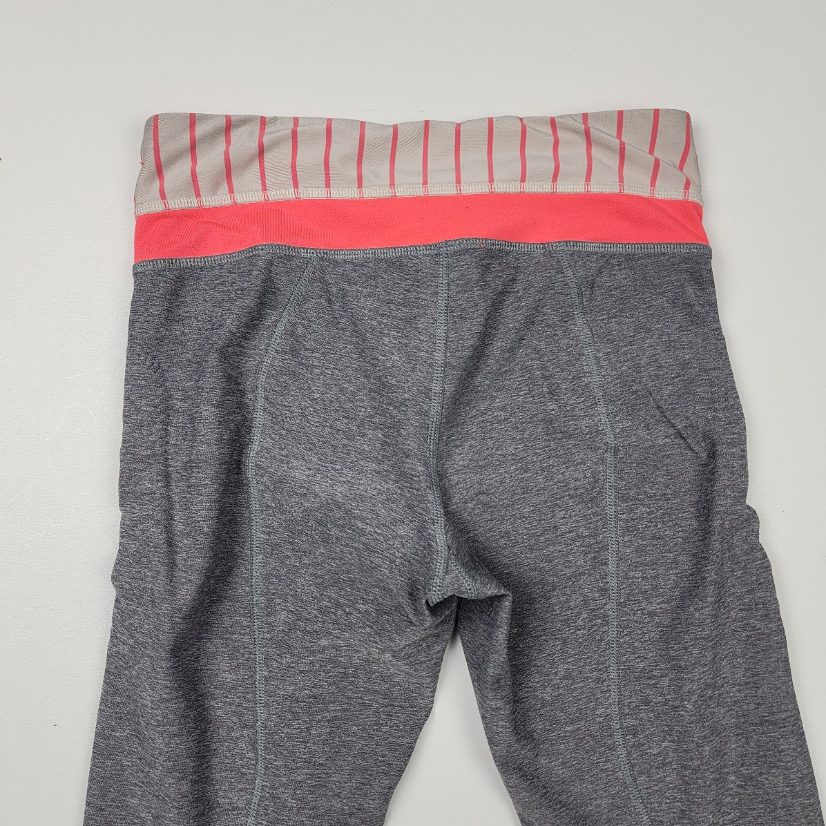 Lululemon Grey & Coral Cropped Leggings Size 4