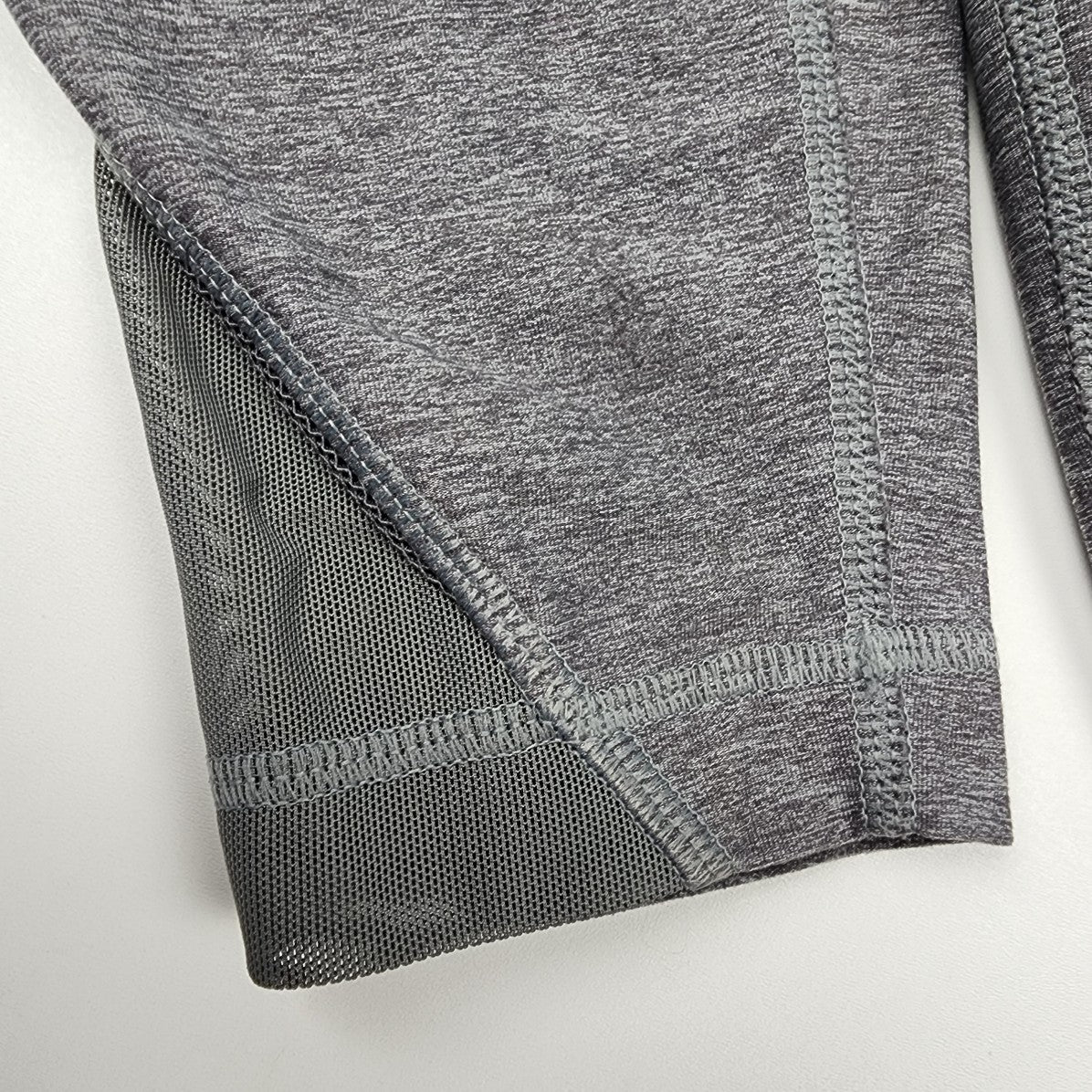 Lululemon Grey & Coral Cropped Leggings Size 4
