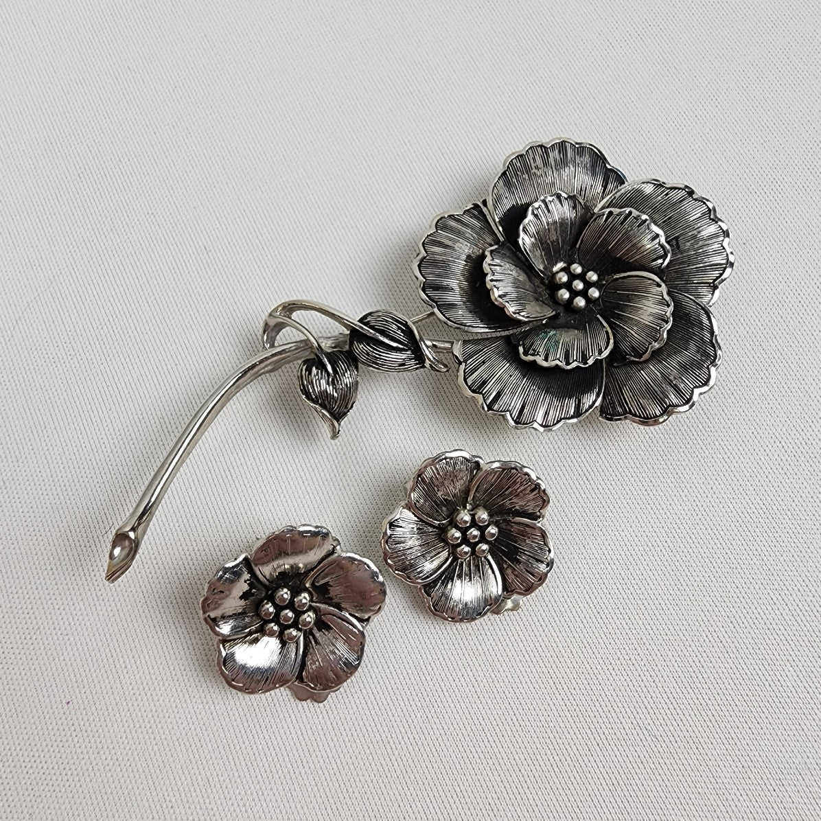 Vintage Silver Metal Flower Brooch & Earring Set