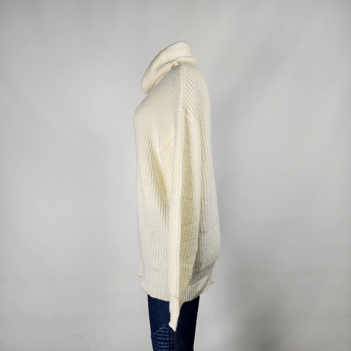 Sweet Rain Cream Knit Turtle Neck Sweater Size S/M