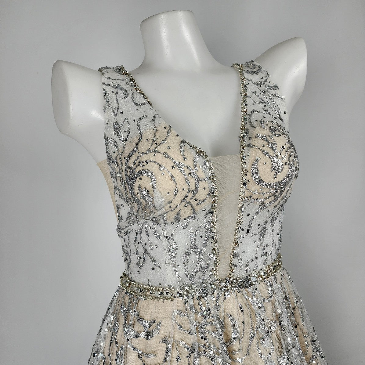 Monsini Silver Sequined & Nude Grad Wedding Gown Size 0