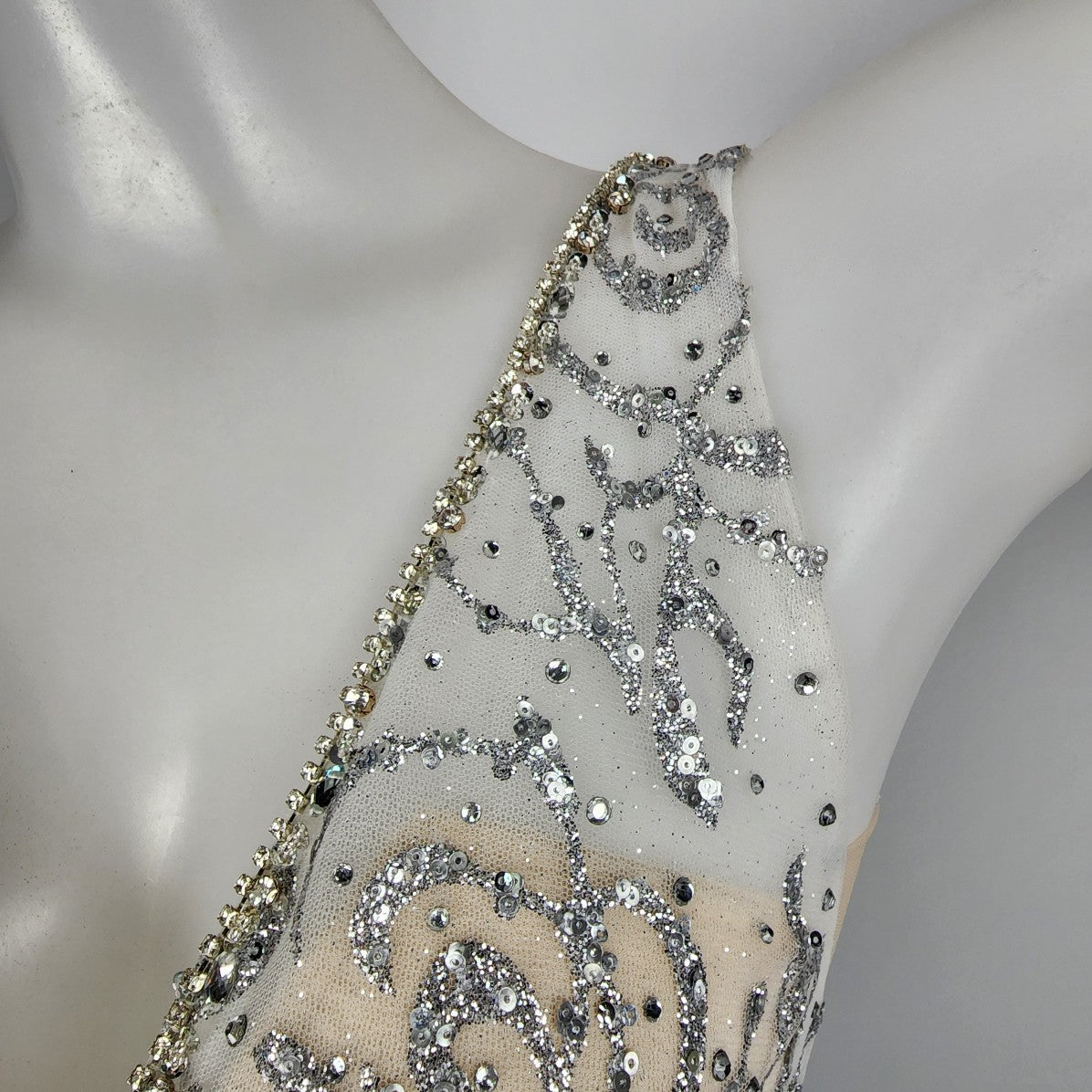 Monsini Silver Sequined & Nude Grad Wedding Gown Size 0