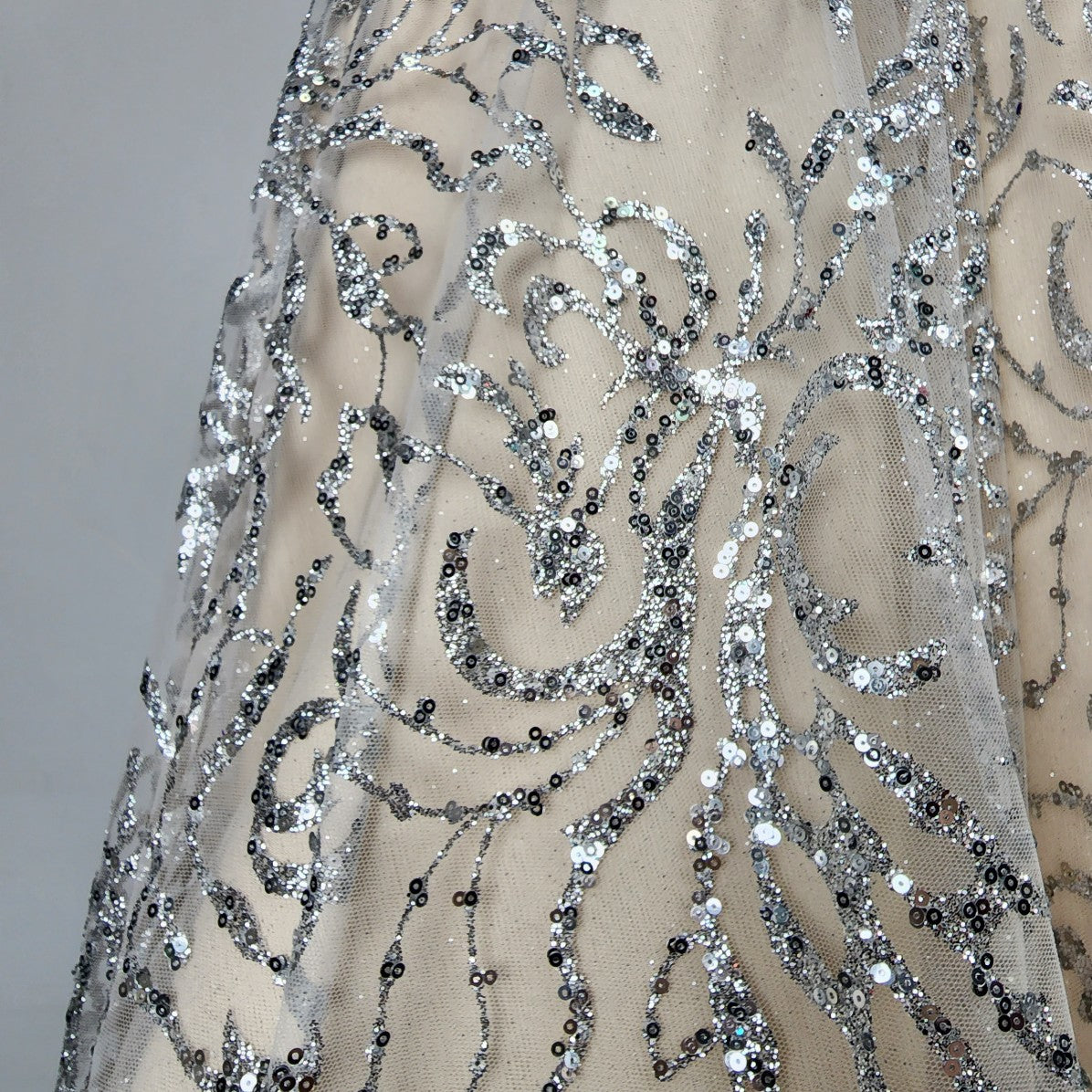 Monsini Silver Sequined & Nude Grad Wedding Gown Size 0
