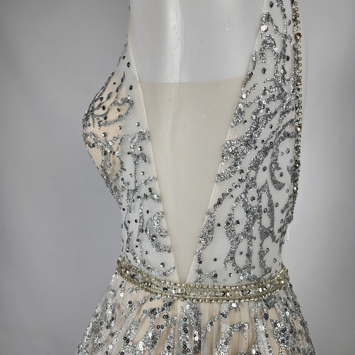 Monsini Silver Sequined & Nude Grad Wedding Gown Size 0