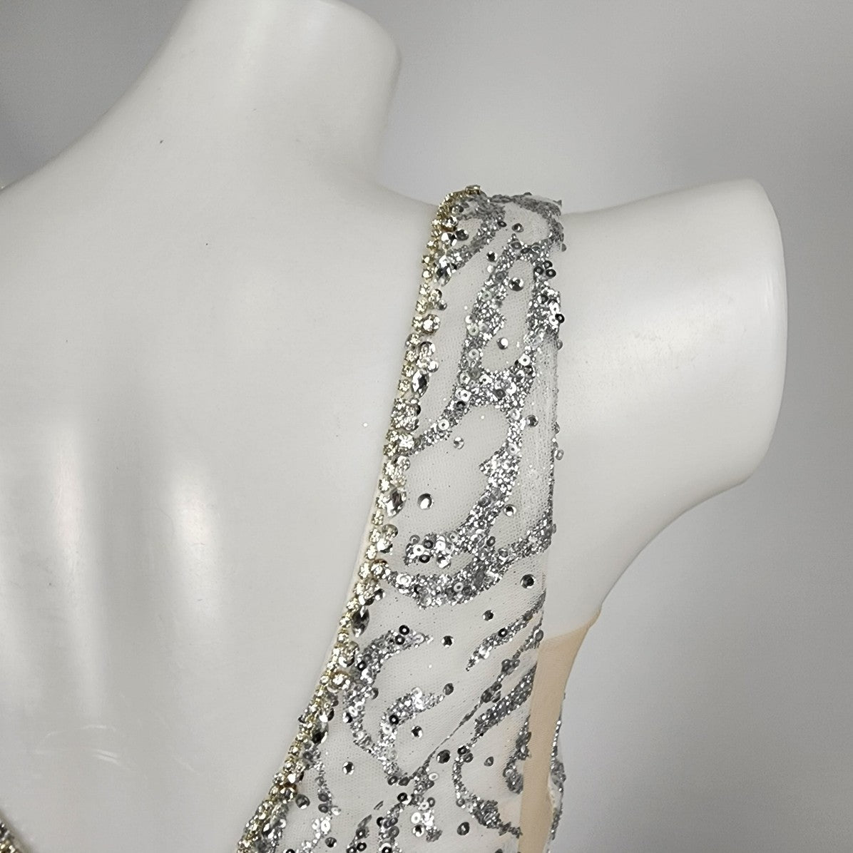 Monsini Silver Sequined & Nude Grad Wedding Gown Size 0