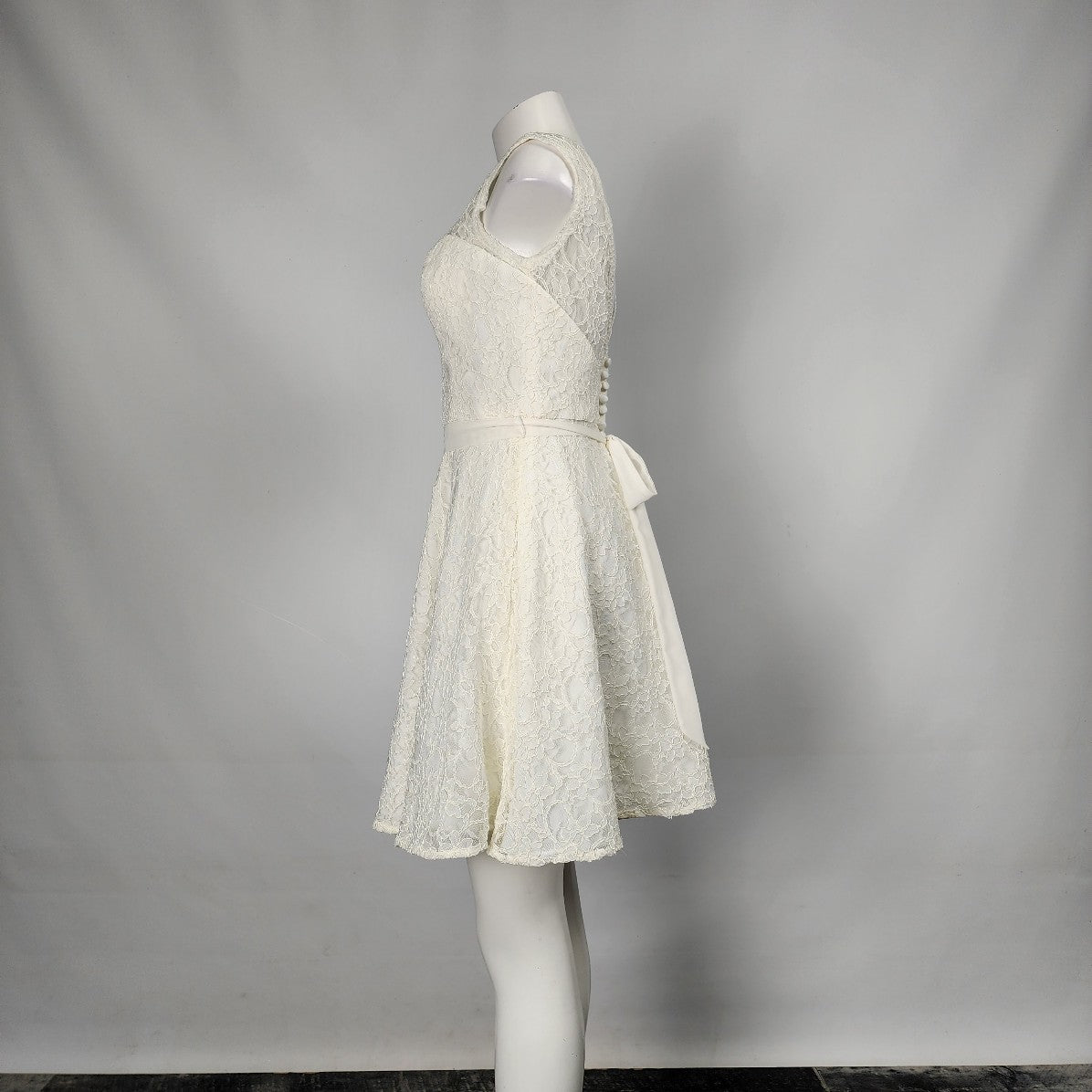 Mori Lee White Lace Fit & Flare Shorty Wedding Gown Size S/M
