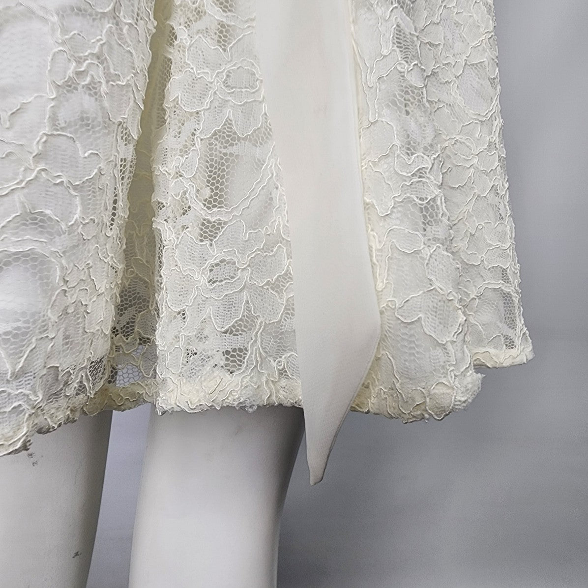 Mori Lee White Lace Fit & Flare Shorty Wedding Gown Size S/M