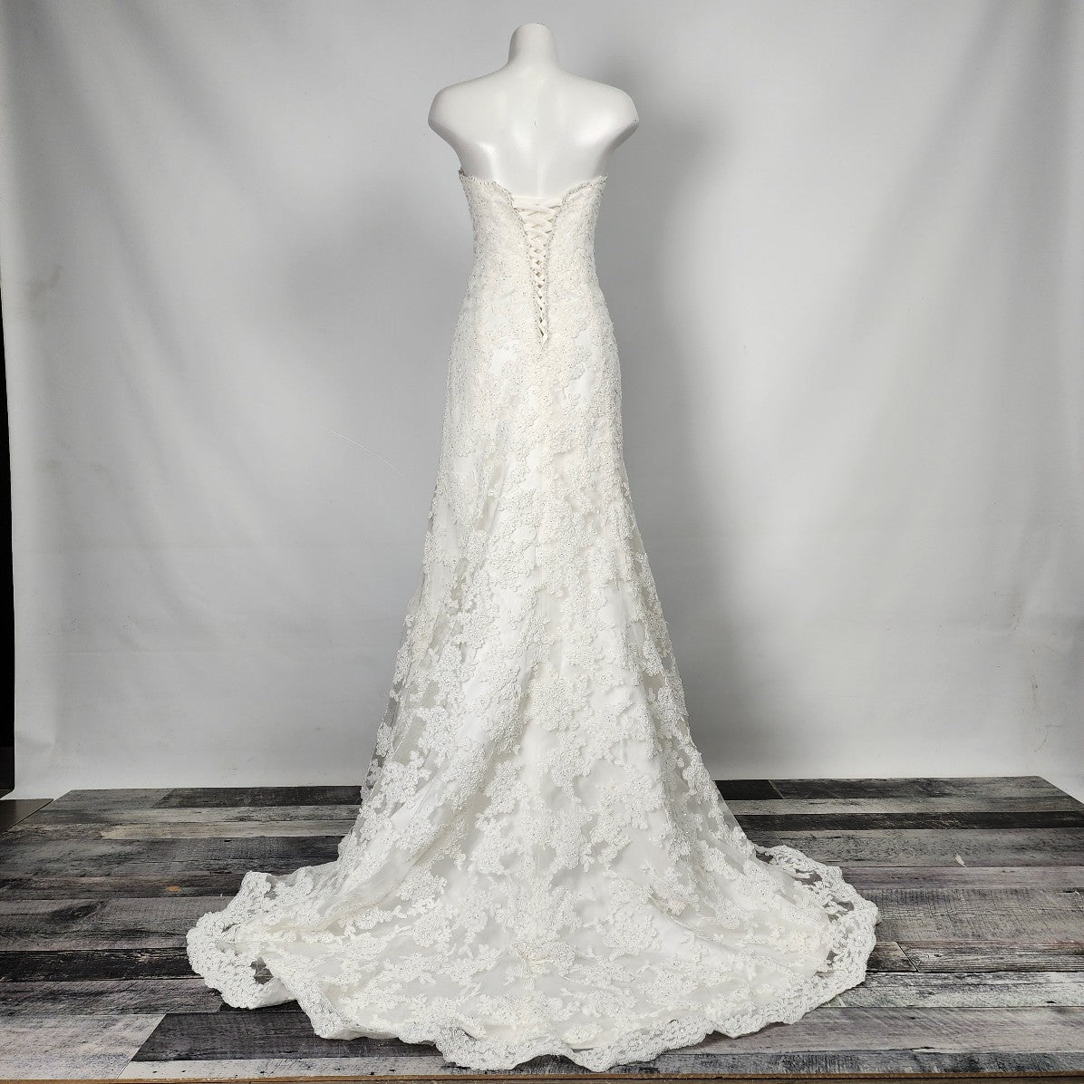 Maggie Sottero White Lace Mermaid Wedding Gown Size S/M