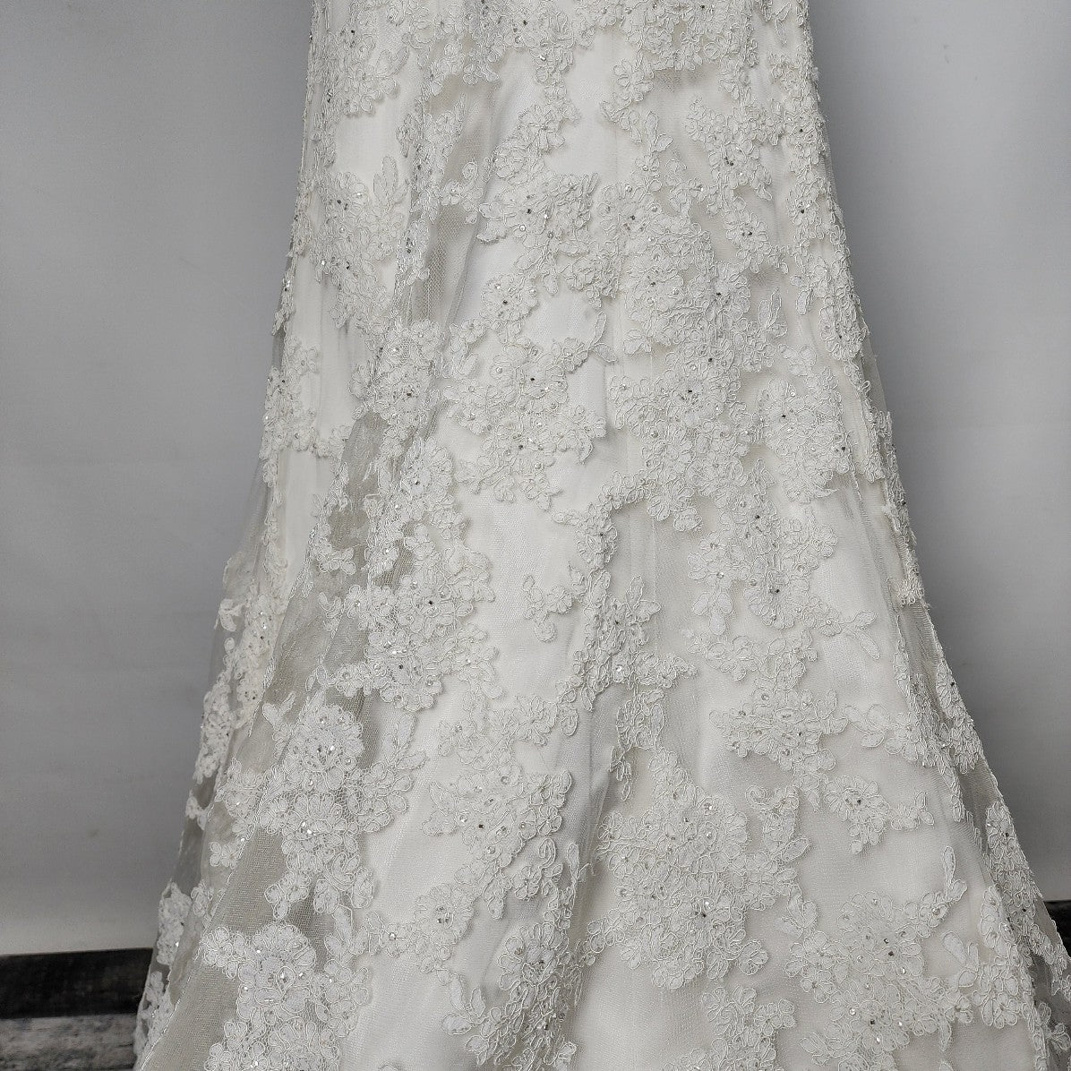 Maggie Sottero White Lace Mermaid Wedding Gown Size S/M