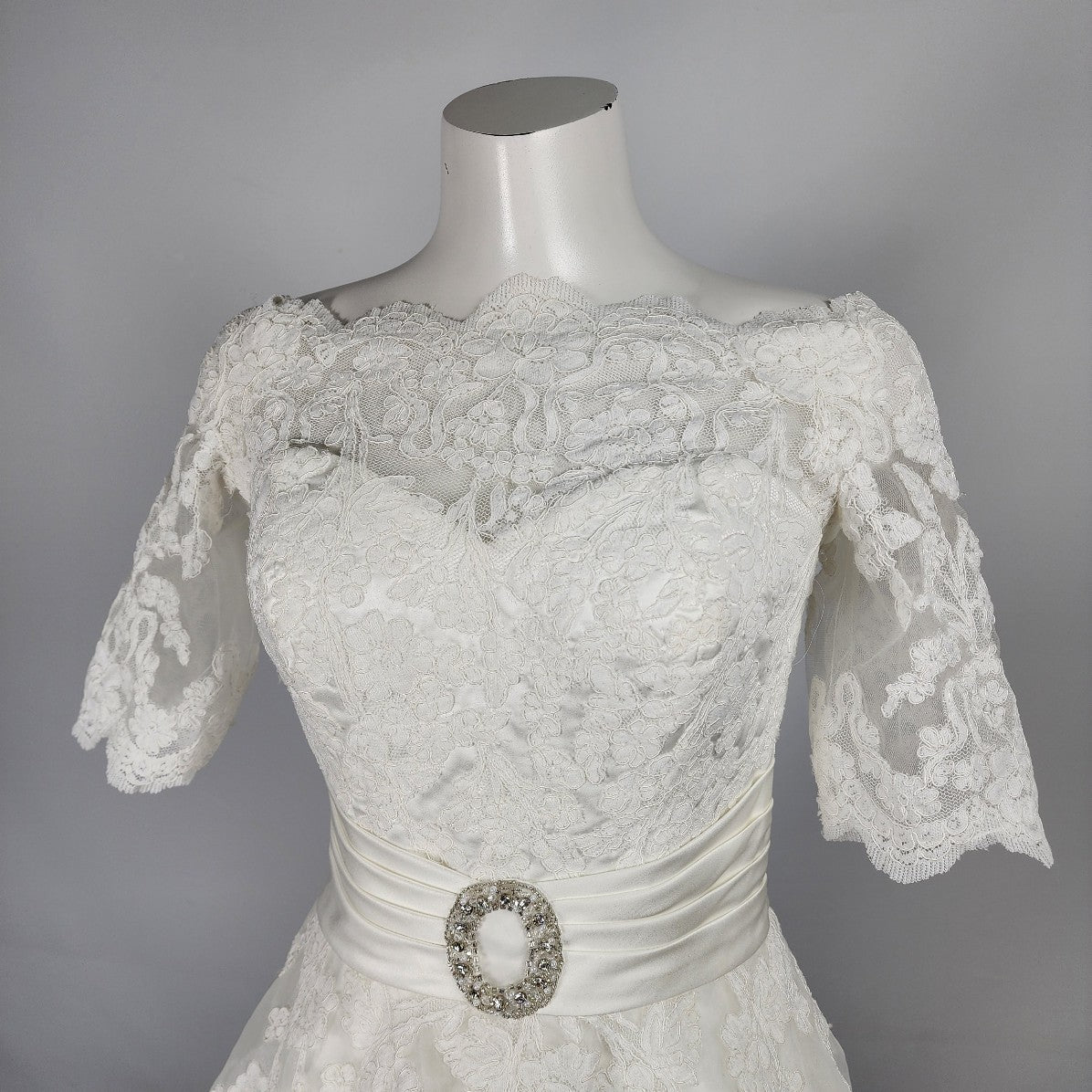 Symphony Of Venus White Of The Shoulder Midi Wedding Gown Size S