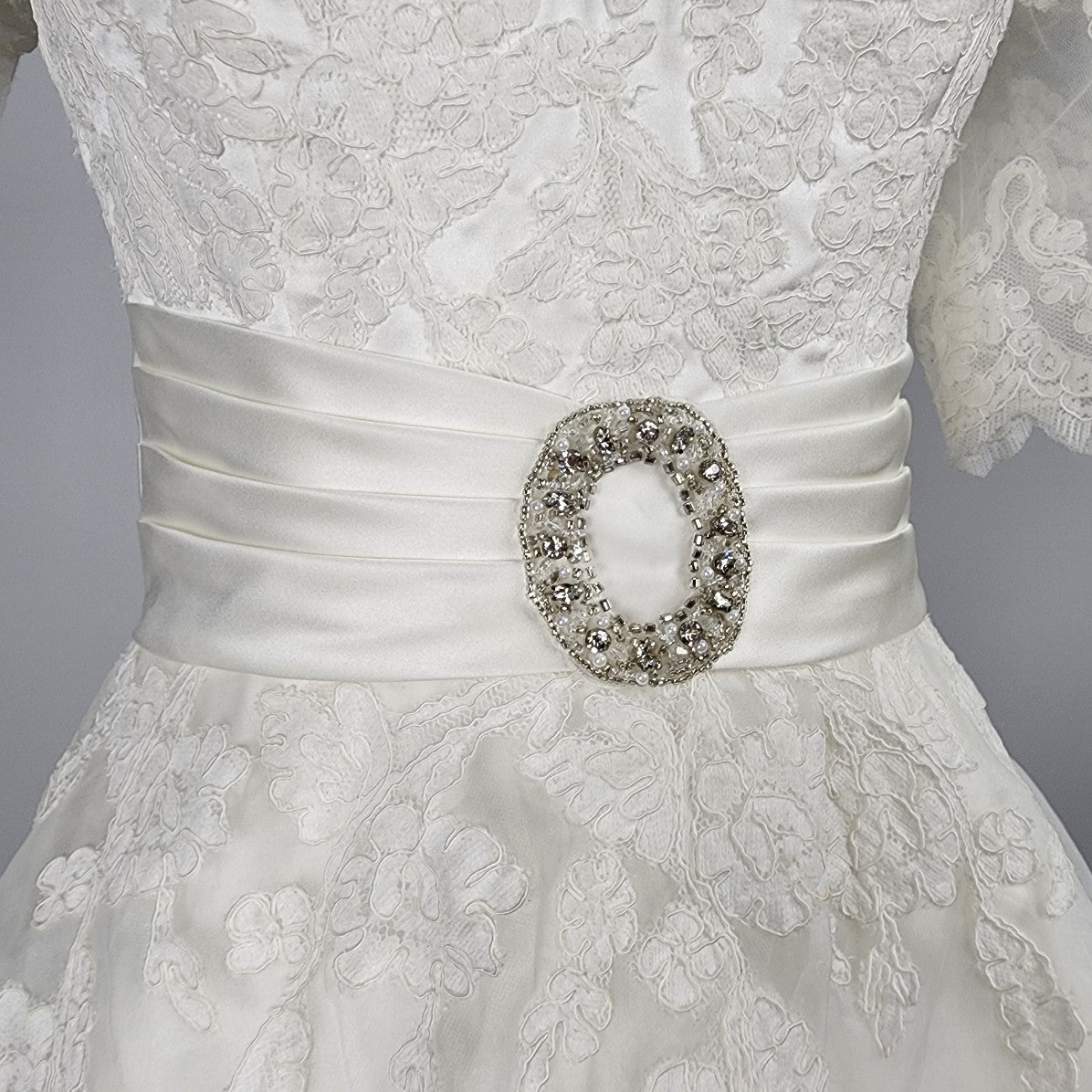 Symphony Of Venus White Of The Shoulder Midi Wedding Gown Size S