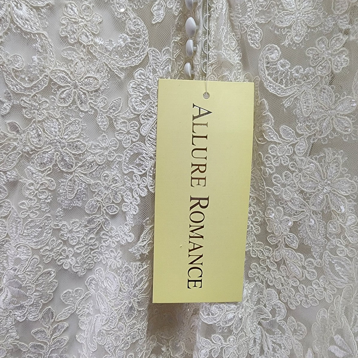 Allure Romance Ivory Wedding Gown 2807 Mermaid Lace Size M