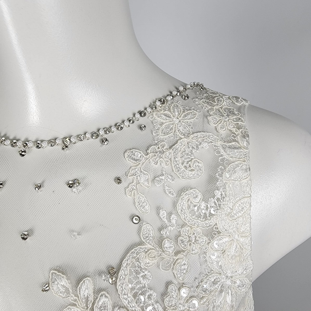 Allure Romance Ivory Wedding Gown 2807 Mermaid Lace Size M