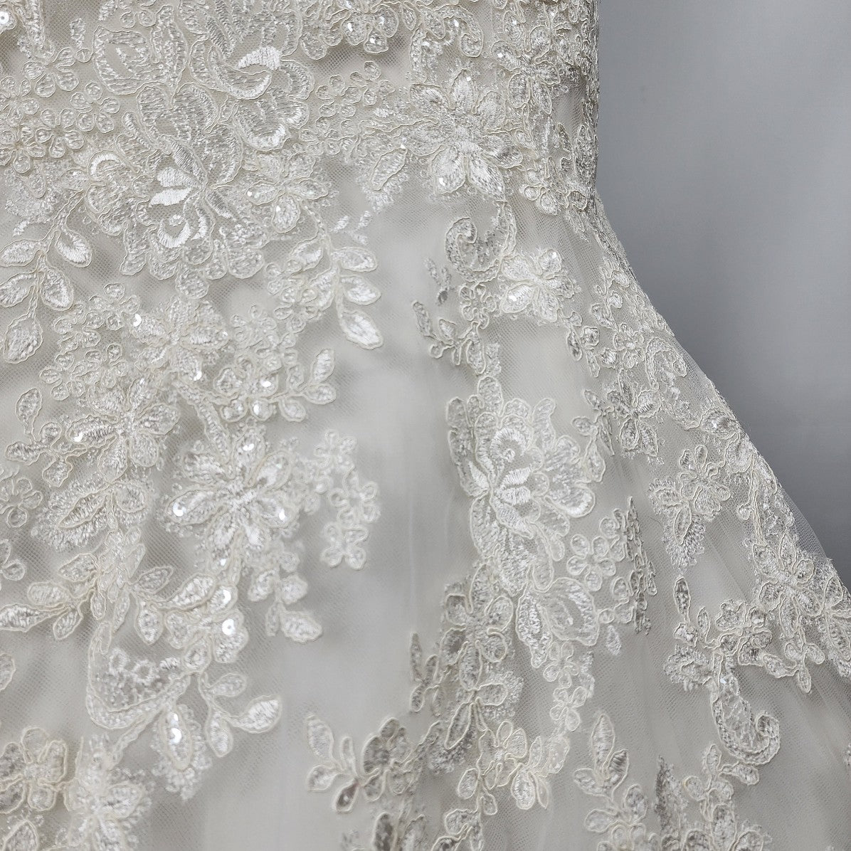 Allure Romance Ivory Wedding Gown 2807 Mermaid Lace Size M
