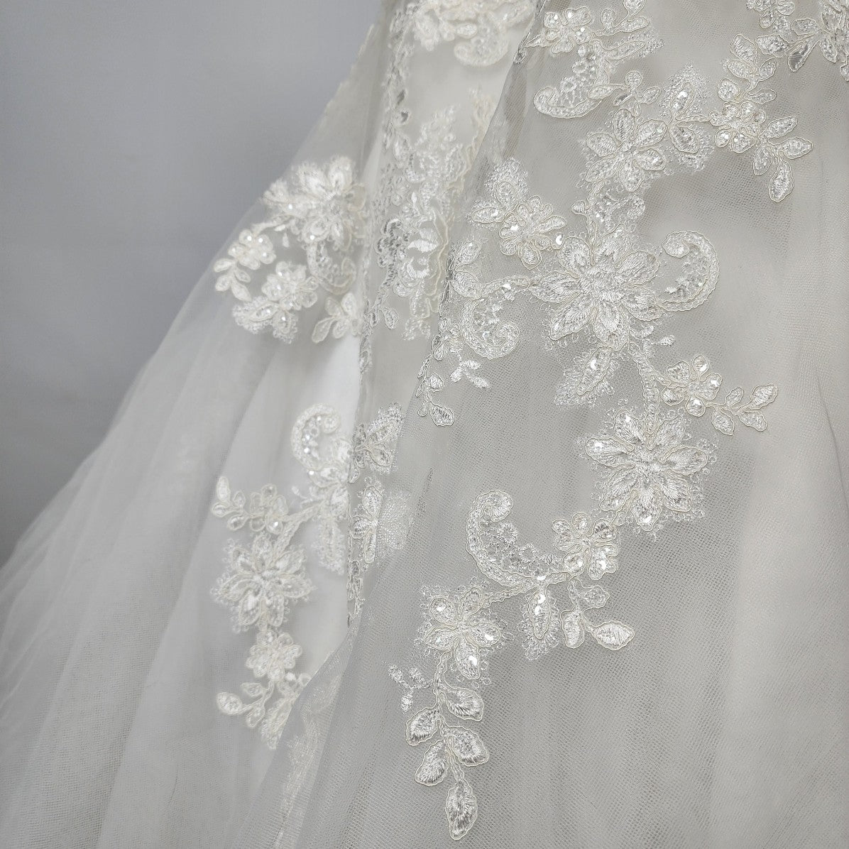 Allure Romance Ivory Wedding Gown 2807 Mermaid Lace Size M
