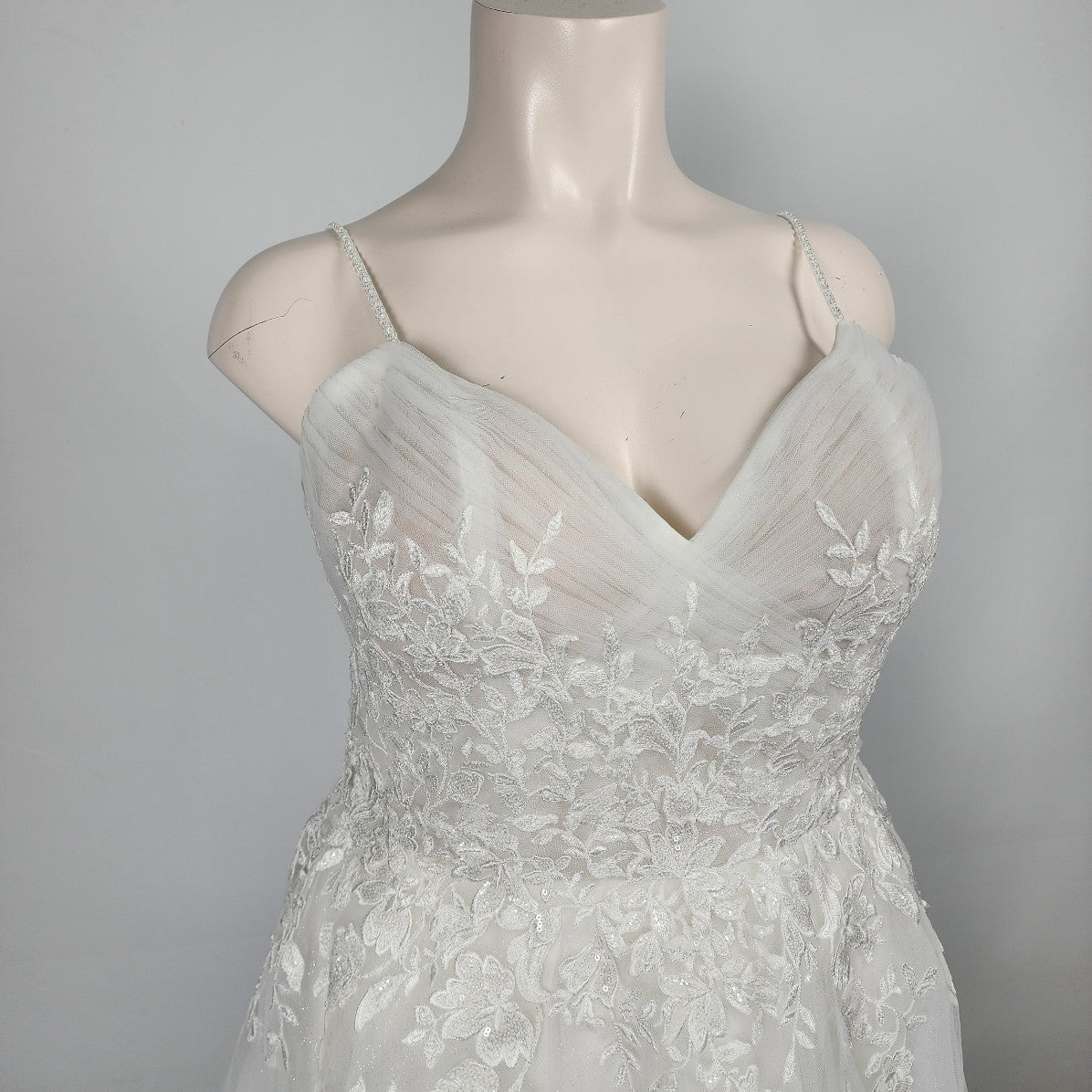 Rebecca Ingram White Lace Beaded Bodice Tulle Wedding Gown Size 18