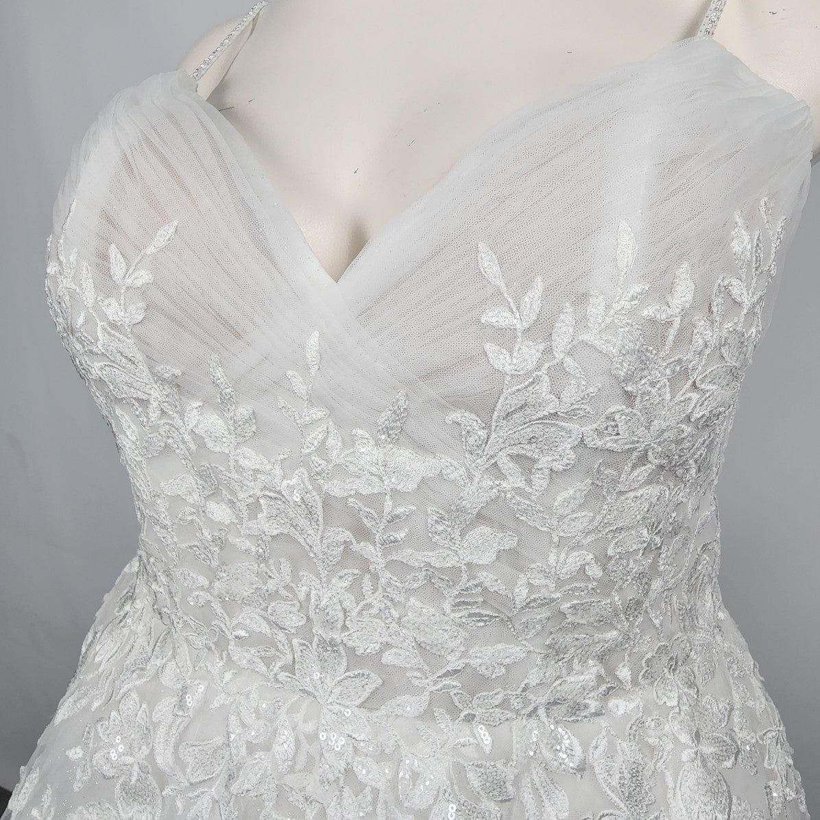 Rebecca Ingram White Lace Beaded Bodice Tulle Wedding Gown Size 18