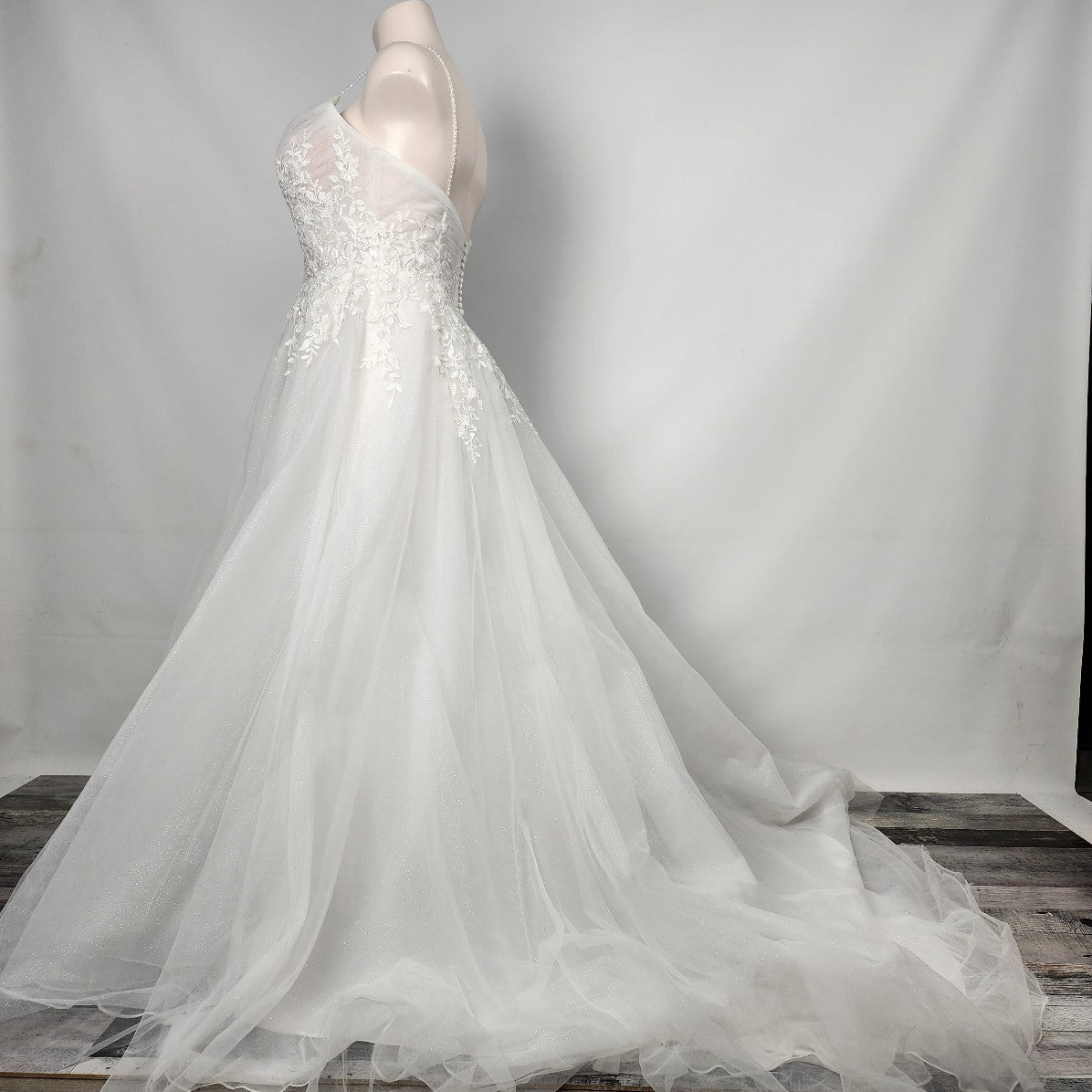 Rebecca Ingram White Lace Beaded Bodice Tulle Wedding Gown Size 18