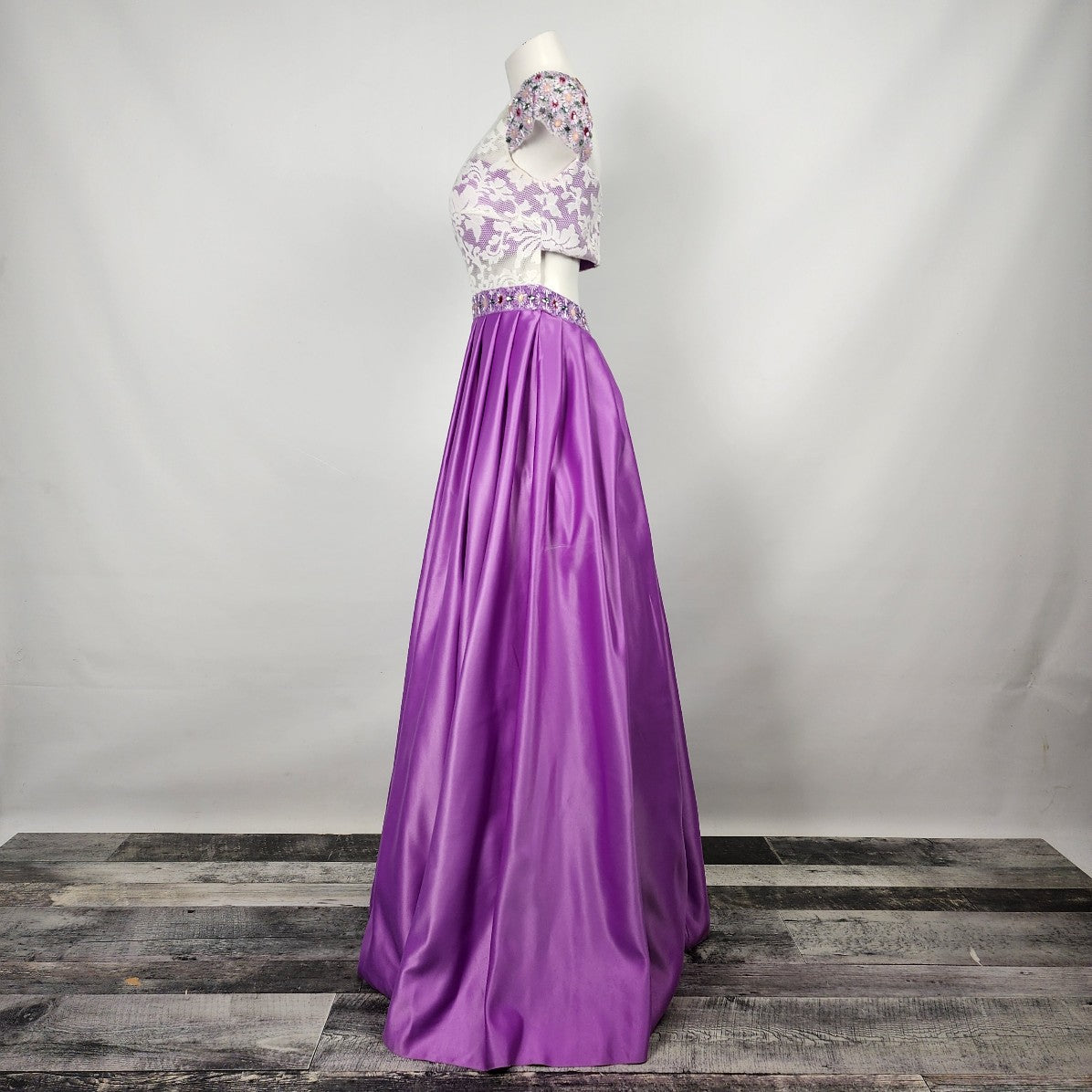 Rachel Allan Purple Lace Satin Beaded Grad Gown Size S/M