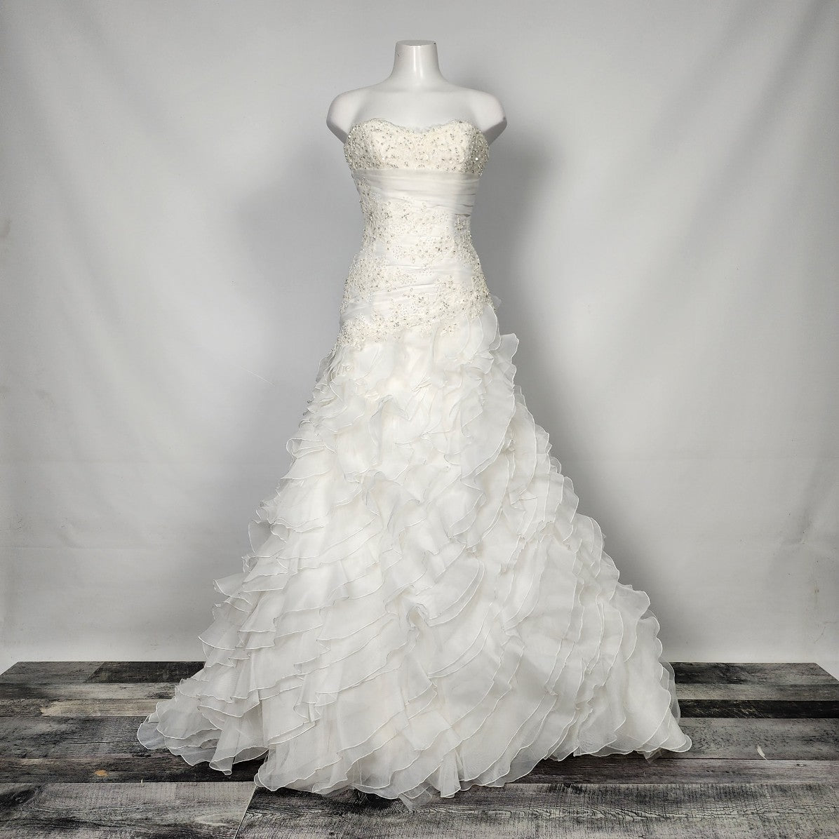 Pronovias Ivory Beaded Ruffle Sequined Wedding Gown Size S