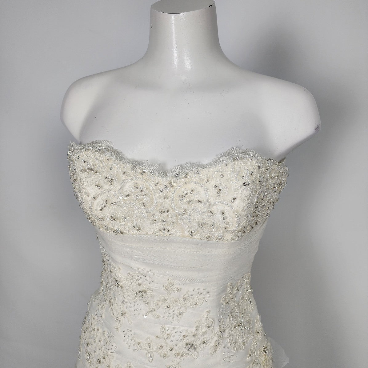 Pronovias Ivory Beaded Ruffle Sequined Wedding Gown Size S
