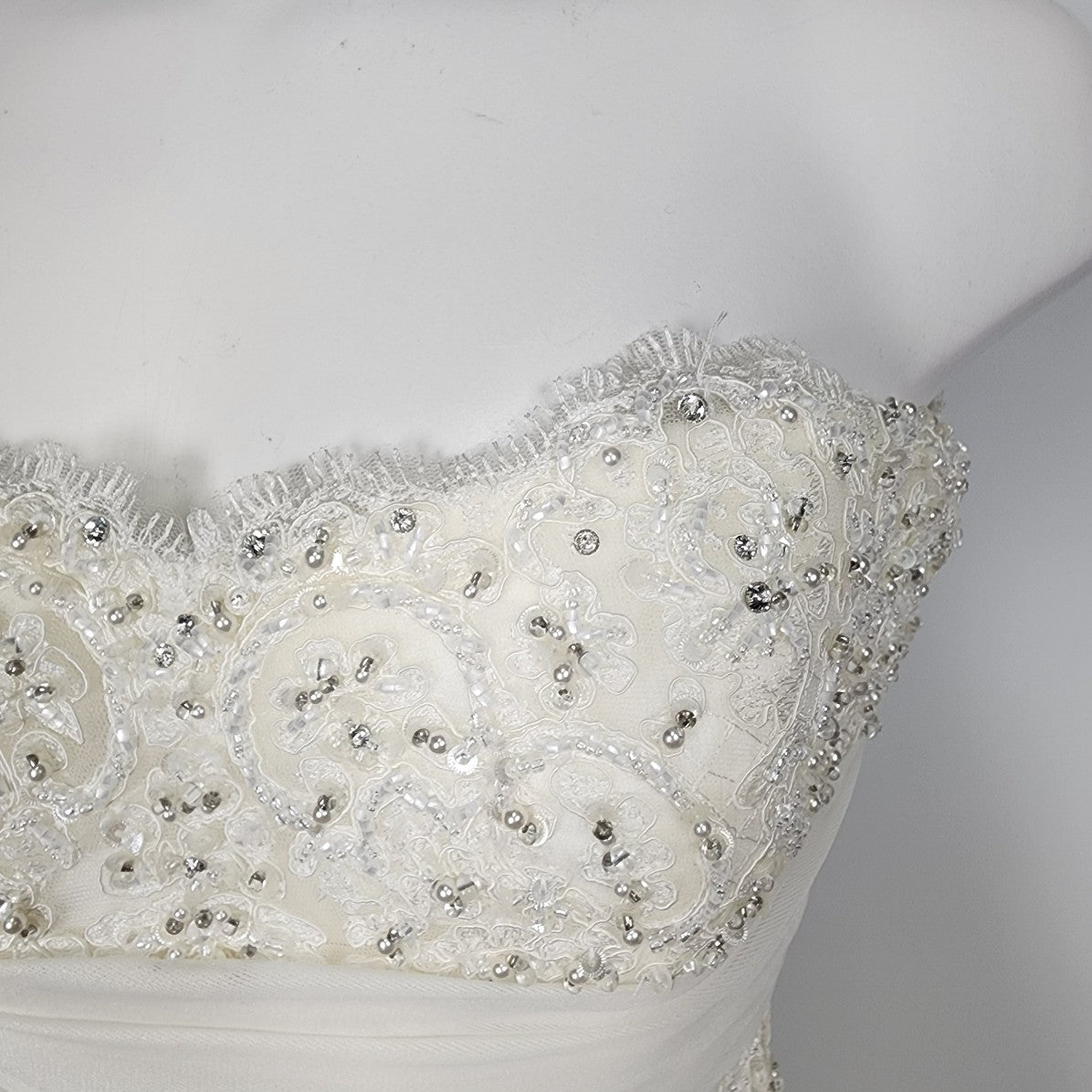 Pronovias Ivory Beaded Ruffle Sequined Wedding Gown Size S