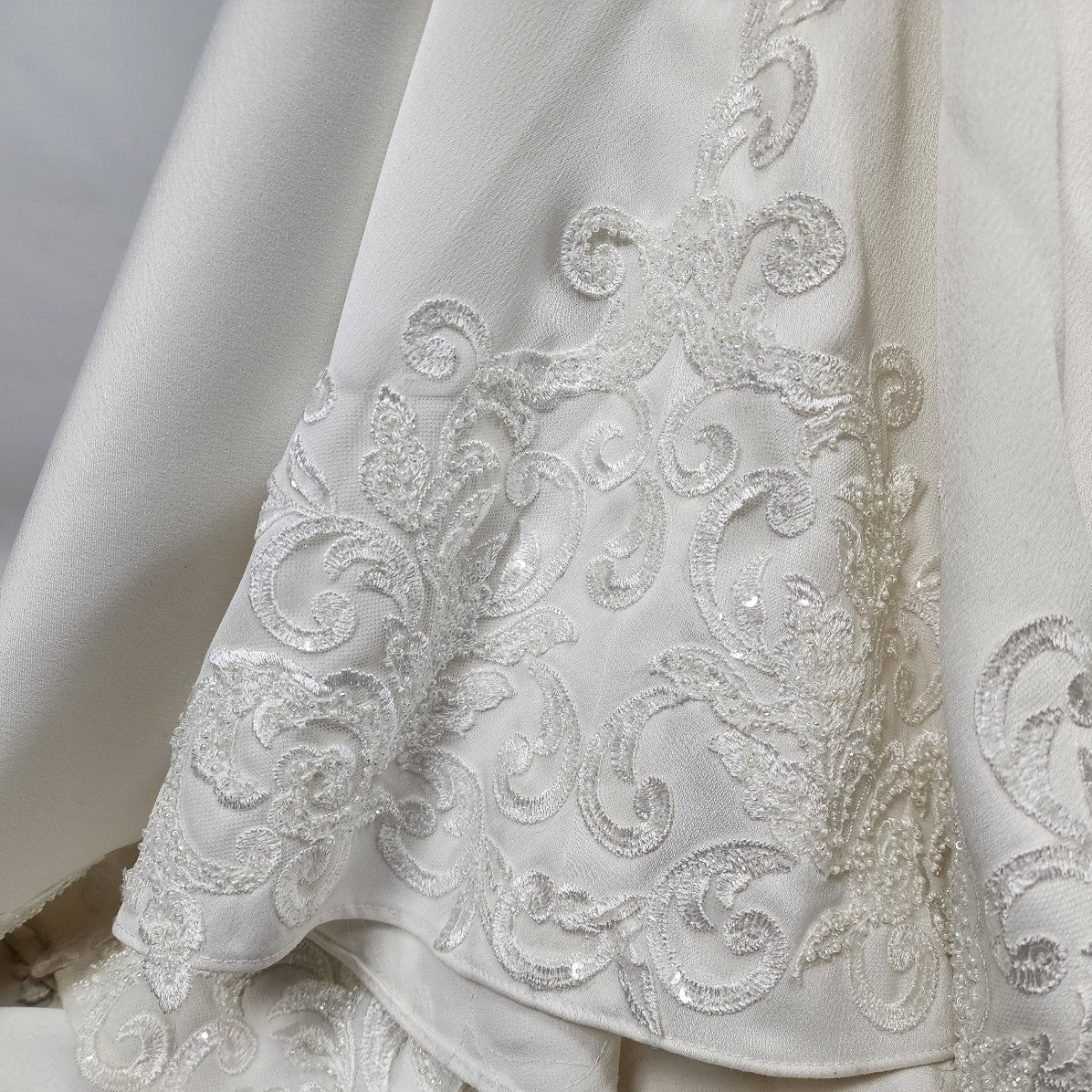 Stella York Crepe Beaded Lace Wedding Dress Size XS