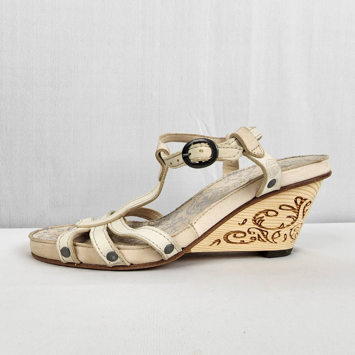 Neosense Brown Leather Carved Wood Heel Wedge Sandals Size 6