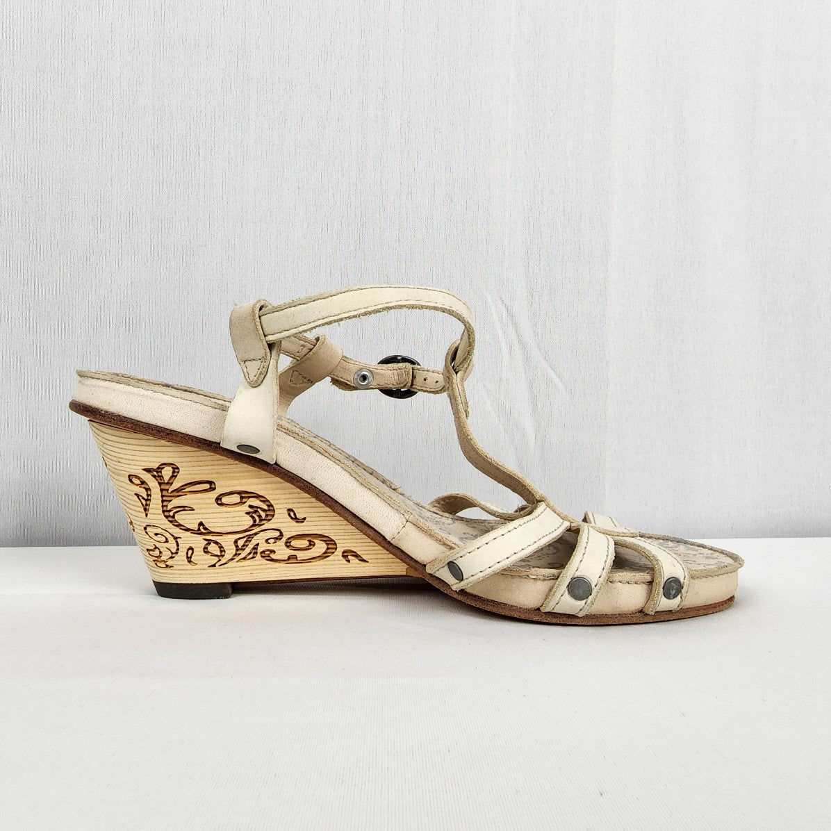 Neosense Brown Leather Carved Wood Heel Wedge Sandals Size 6