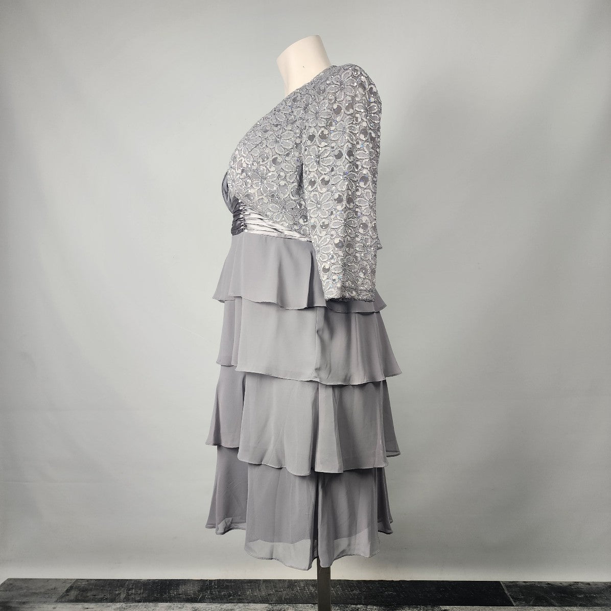 Laura Plus Grey Sequined Ruffle Tiered Dress & Jacket Size 18W