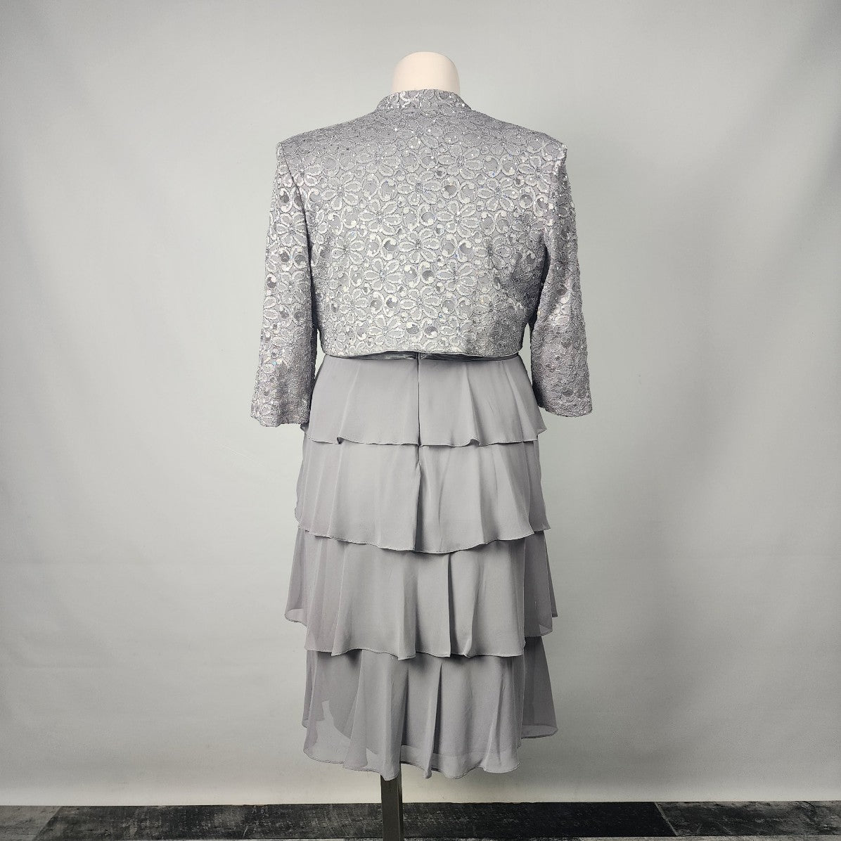 Laura Plus Grey Sequined Ruffle Tiered Dress & Jacket Size 18W