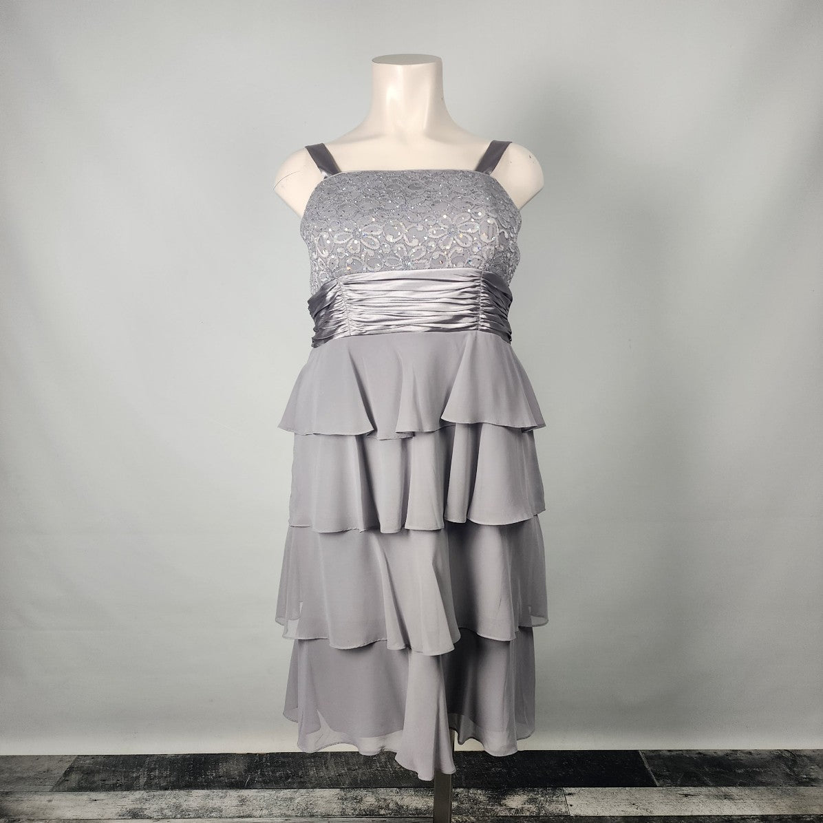 Laura Plus Grey Sequined Ruffle Tiered Dress & Jacket Size 18W