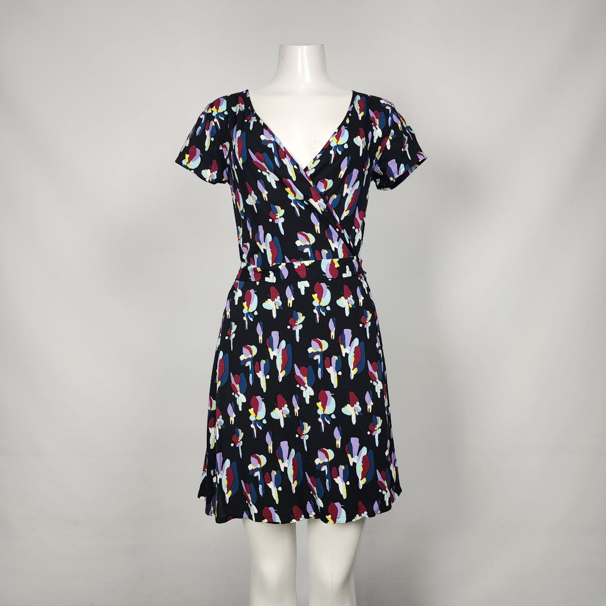 Ripp Zone Floral Wrap Dress Size S