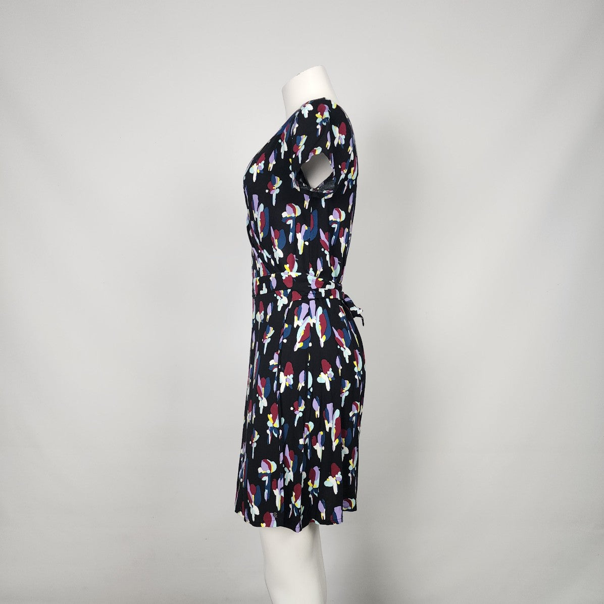 Ripp Zone Floral Wrap Dress Size S