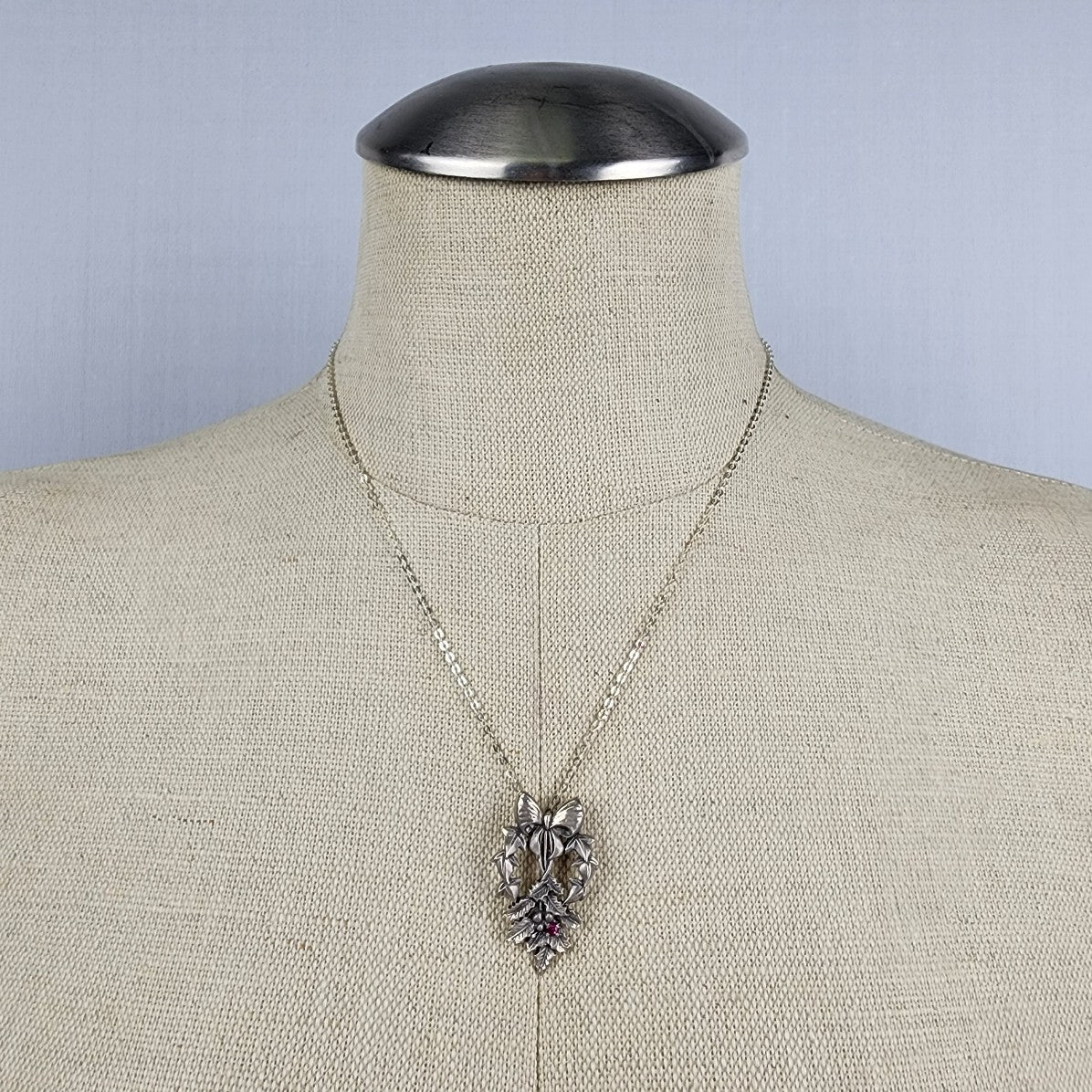 Vintage Franklin Mint 1982 925 Sterling Silver Love Mistle Toe Pendant Necklace