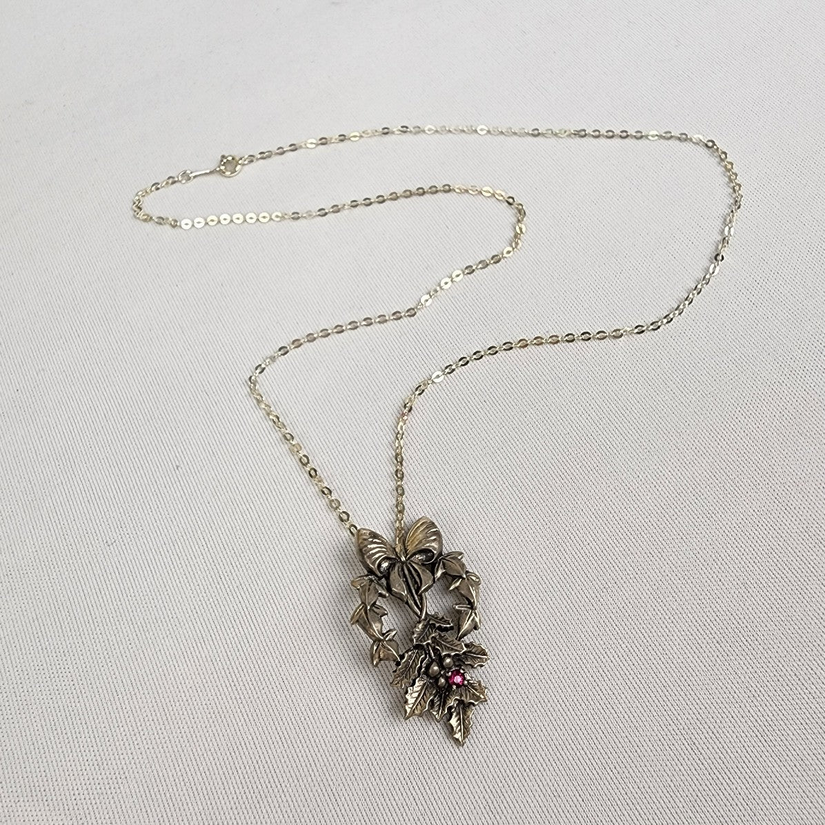 Vintage Franklin Mint 1982 925 Sterling Silver Love Mistle Toe Pendant Necklace