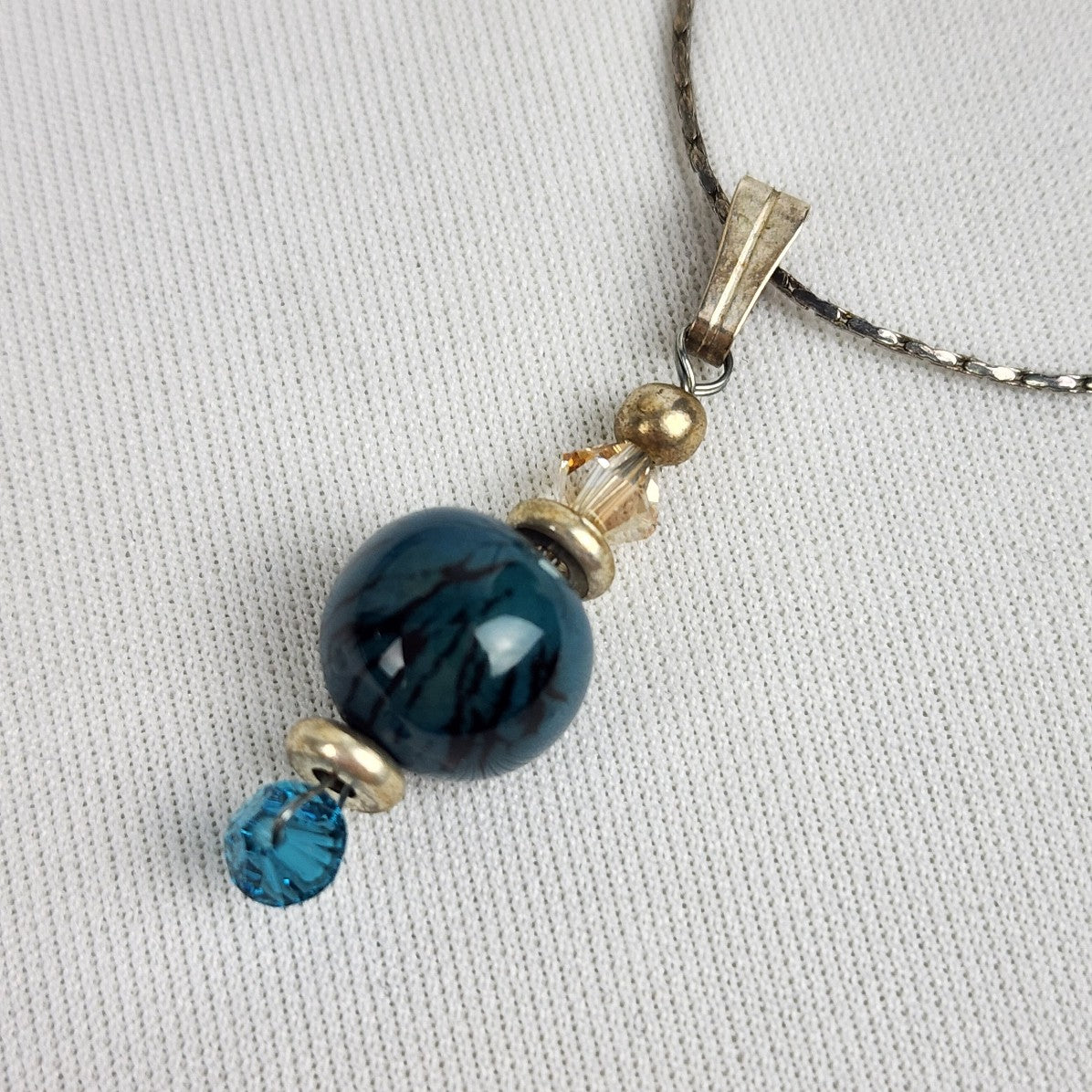 Delicate Grean Beaded Pendant Chain Necklace
