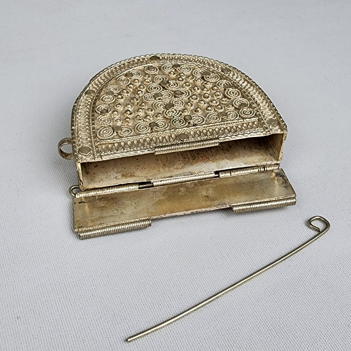 Antique Silver Mens Belt Purse Storage Box