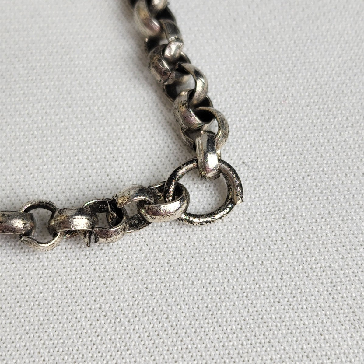 Vintage Black Stone Medalion Silver Pendant Necklace