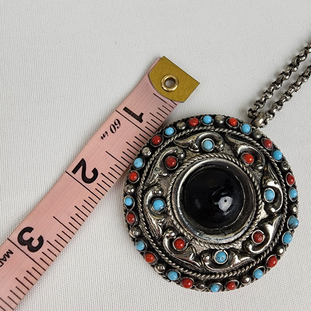 Vintage Black Stone Medalion Silver Pendant Necklace