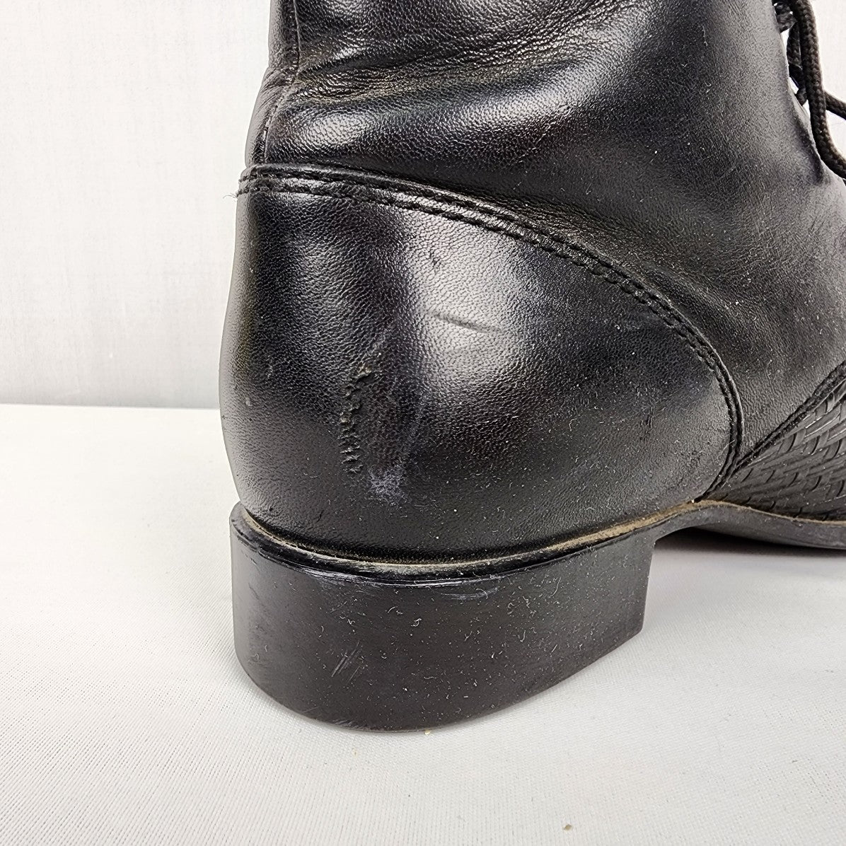 Ariat Black Leather Lace Up Boots Size 7.5