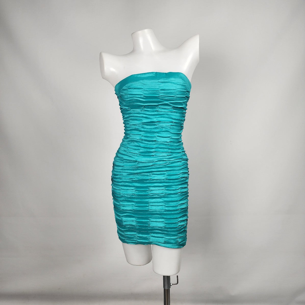 Daisy Blue Crinkle Body Con Mini Dress Size S