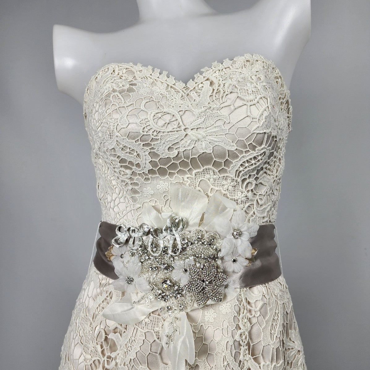 Justin Alexander Vintage Inspired Crochet Wedding Gown Dress Size 4