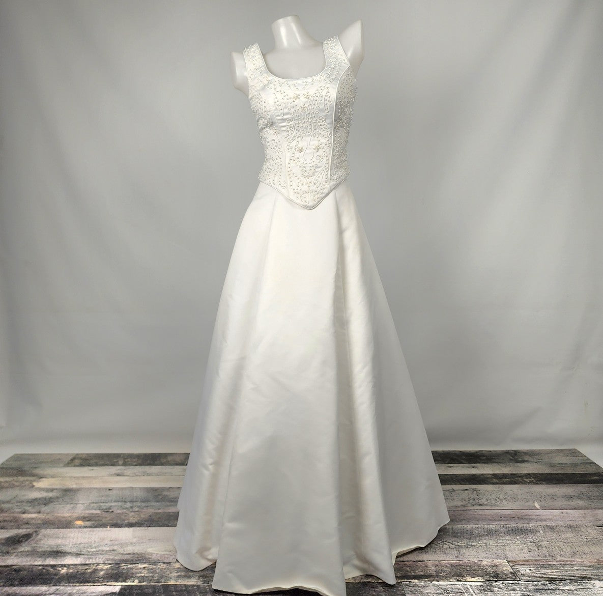 Ginza Collection White Embroidered Bodice 2 Piece Wedding Gown Size XS