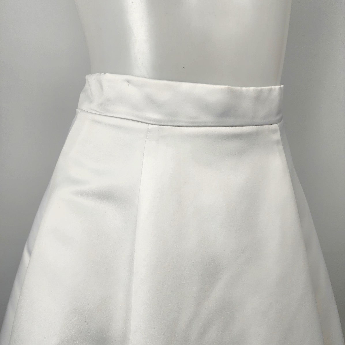Ginza Collection White Embroidered Bodice 2 Piece Wedding Gown Size XS
