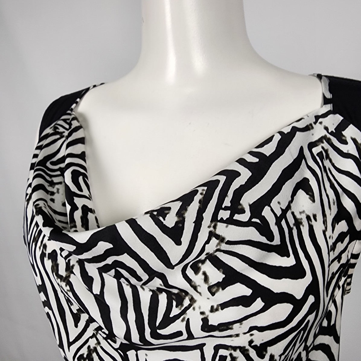 Mexx Black & White Abstract Sleeveless Top Size M